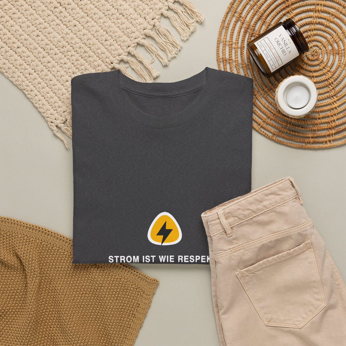 Strom ist wie Respekt: Wer ihn ignoriert, bekommt eine gewischt · Elektriker T-Shirt